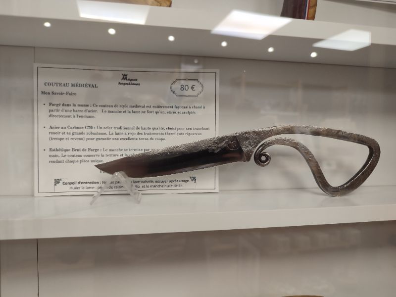 Couteau médiéval forgé dans la masse en acier C70 – Meignoz Forges & Lames