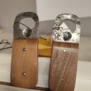 Décapsuleur forgé à manche en bois riveté – Meignoz Forges & Lames